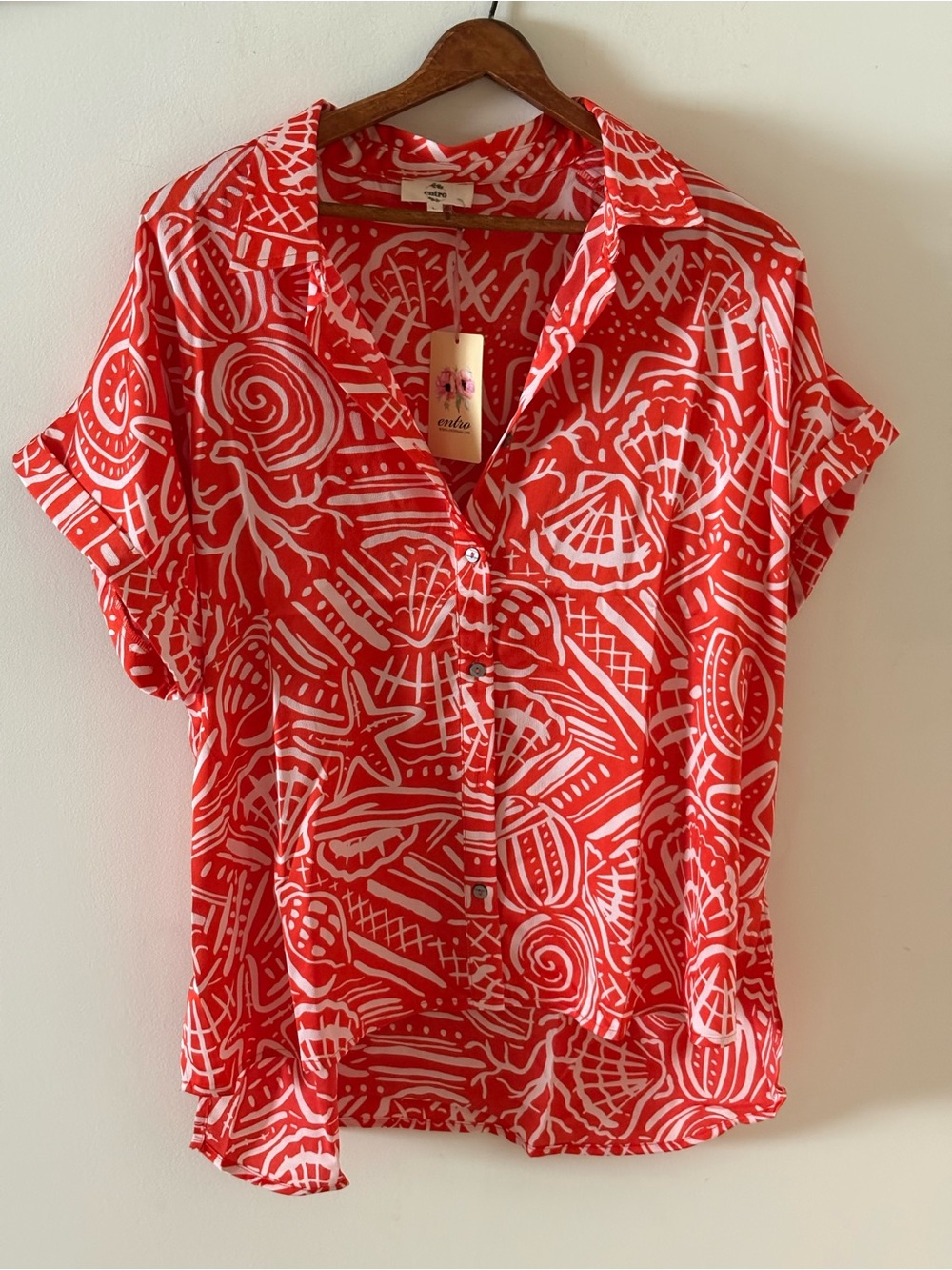 Summer Entro Coral & White Shell-Print Button Front Top New w/Tags Beautiful Lg